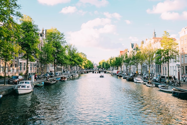 Amsterdam travel guide