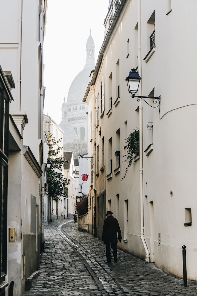 Montmartre side street