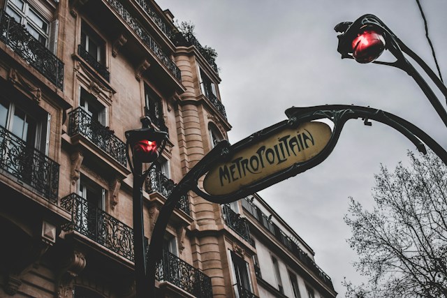 metro pass in paris
