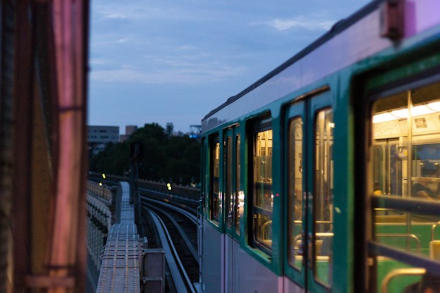 Safety Tips for Tourists Using Paris Metro